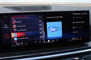 BMW X5 xDrive50e M-Sport Pro  | Vierwielbesturing | Trekhaak | Spoilerpakket | H&K | Panoramadak | Luchtvering / 20