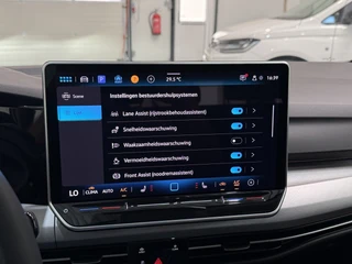 Volkswagen Golf Variant 1.5 eTSI 150pk DSG Style Pano dak / 26
