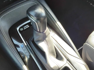 Toyota Corolla Touring Sports 1.8 Hybrid Style TREKHAAK BLIND SPOT STOEL/STUURVERW PARK-SENSOREN HEAD-UP EL-ACHTERKLEP APPLE/ANDROID 16'' LM-VELGEN AD-CRUISE CLIMA / 29