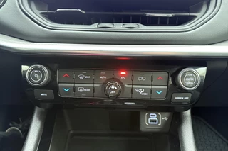 Jeep Compass 4xe 240pk Plug-in Hybrid Automaat S | Lederen bekleding | Navigatie | Trekhaak | Achteruitrijcamera | Electrische achterklep | Keyless | Stoel- en stuurverwarming | 19" Lichtmetalen velgen / 30