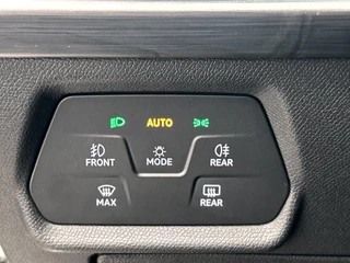 CUPRA Leon 1.4 e-Hybrid VZ Business PHEV | Stoel/Stuur Verwarming Carplay Keyless Camera / 12