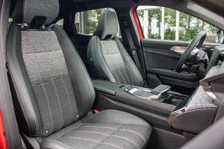 Renault Austral mild hybrid 160 X-Tronic Techno | Panoramadak | Pack Winter | Adaptieve Cruise Control | Camera | 19 Inch Lichtmetalen Velgen | Massagestoel / 16