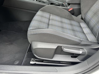 Volkswagen Golf 1.4 eHybrid GTE I INCL. € 850,00 AFL.KOSTEN + BOVAG GARANTIE / 14