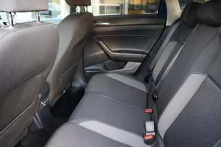 Volkswagen POLO Achteruitrijcamera App-connect Navigatie Parkeersensoren / 24