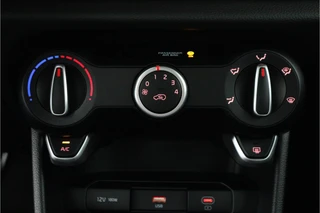 Kia Picanto 1.0 DPI DynamicLine  Apple Carplay/Android Auto - Cruise Control - Navigatie - Achteruitrijcamera / 28