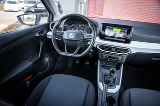 Seat Arona 1.0 TSI Style | Camera | App-connect | Parkeerhulp | Cruise control | LED | DAB+ | / 48