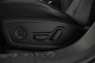 Audi A6 Avant 55 TFSI e quattro Competition S-line  262pk, zwarte hemel s-line stuur climate, / 22