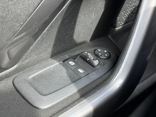 Peugeot 2008 Blue Lion 1.2 PureTech 110PK / 14