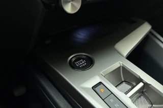 Peugeot 308 1.6 Plug-in Hybrid 180pk Automaat Allure Avantage | Navigatie | Apple Carplay/Android Auto | Achteruitrijcamera | Adapt. Cruise control | Climate control | Keyless entry | Stoel- en stuurverwarming / 28