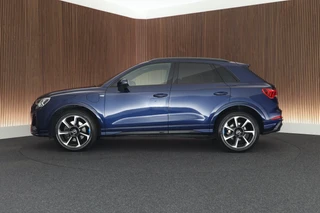 Audi Q3 45 TFSIe 245pk S edition Trekhaak Keyless Stoelverwarming Navigatie Adaptive Cruise S-Line / 7