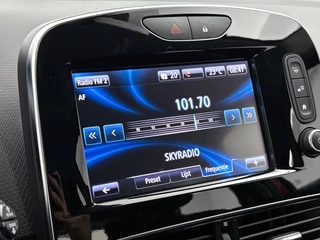Renault Clio 0.9 TCe Bose | Trekhaak | Camera | Navigatie | Cruise Control | Climate Control | Parkeersensoren / 25