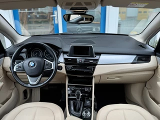 BMW 2 Serie Active Tourer 218d Active Tourer Essential I Automaat I Navigatie I Trekhaak / 2