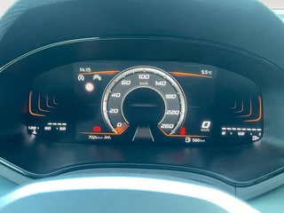 SEAT Arona Xperience Business Connect / 17