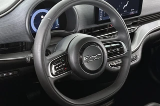 Fiat 500 3+1 Icon 42 kWh Panoramadak Apple CarPlay Camera 16" / 14