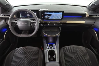 Lancia Ypsilon 1.2 Turbo Hybrid LX / 8