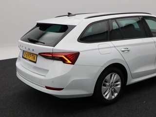 Škoda Octavia Combi 1.0 TSi 110 Pk Business Edition | Stoelverwarming | Adaptive Cruise | Navigatie | CarPlay | 16 Inch | 70.153 Km !! / 16