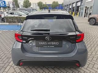 Toyota Yaris 1.5 Hybrid 115 Dynamic NIEUW DIRECT LEVERBAAR! MODEL 2026 STOEL/STUURVERW PARK-SENSOREN BLIND SPOT 17'' LM-VELGEN NAVI KEYLESS LED APPLE/ANDROID / 7