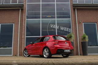 BMW 1-serie 125i Business+ | Sport Line | NL auto | Schuif-/kanteldak | Keyless entry | HiFi audio | Stoelverwarming | Xenon | Sportstuur | Navigatie Professional | Bluetooth | PDC / 5