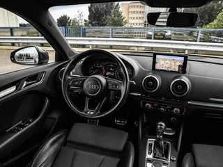 Audi A3 Sportback 30 TFSI Sport S Line Edition | Automaat | 3x S-Line | LED | Navigatie | Cruise Control | 18" / 17