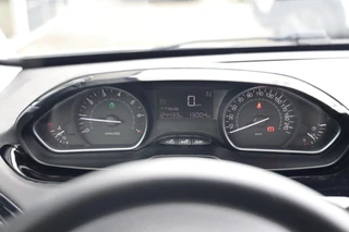 Peugeot 208 1.2 PureTech Active|Parelmoer wit|Automaat|Airco|Cruise|Telefoon|PDC / 18