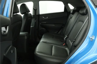 Hyundai Kona 1.0T Premium  - Elektrische Stoelen - Trekhaak - Stoelverwarming - Achteruitrijcamera - Climate Control - Apple Carplay/Android Auto - Virena Zekerheidspakket t.w.v. €895,- / 30
