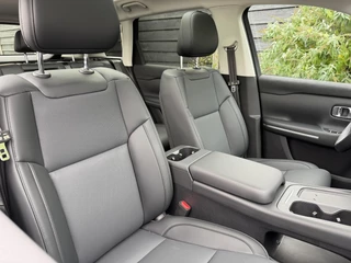 Leapmotor C10 REEV Design 28.4 kWh 215PK Automaat Navigatie, Camera 360, Lichtmetalen velgen, Elektrische Achterklep, Kunstlederen bekleding, Stoel Verwarming & Ventilatie / 17