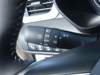 Suzuki Swift 1.2 Select Smart Hybrid Camera, Apple Carplay/Android Auto, Stoelverw., Lichtmetalen velgen / 18
