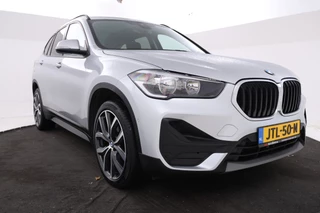 BMW X1 sDrive18d High Executive  Automaat, Panorama dak, Navigatie / 6