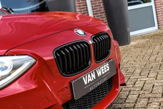 BMW 1-serie 125i Business+ | Sport Line | NL auto | Schuif-/kanteldak | Keyless entry | HiFi audio | Stoelverwarming | Xenon | Sportstuur | Navigatie Professional | Bluetooth | PDC / 48