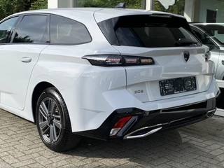 Peugeot 308 SW 1.2T 130pk Automaat Allure | AGR Comfortstoel | Camera voor & achter | Stoelverwarming | Navi | Keyless Entry / 14