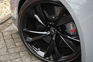 Audi RS6 Avant 4.0 TFSI quattro  Nardo Ceramic Pano Trekh Sportuitl HUD ACC Dynamic+ 4WS / 10