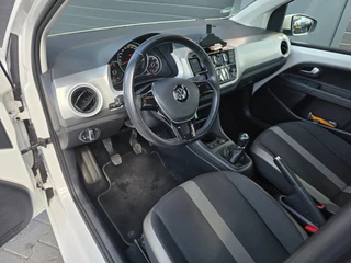 Volkswagen Up! 1.0 BMT high up! | PDC | AIRCO | CRUISE / 6