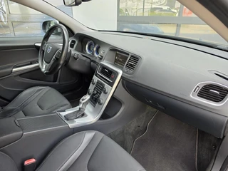 Volvo V60 1.6 T3 R-Design / 16