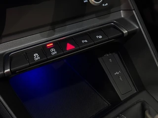 Audi Q3 35 TFSI S-Line Black Edition Pano Camera Leder Trekhaak 19'' / 33