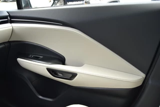 Lexus LBX 1.5 Elegant 2WD NIEUW DIRECT LEVERBAAR PREMIUM PACK KEYLESS EL-ACHTERKLEP BLIND-SPOT STOELVERW STUURVERW / 26