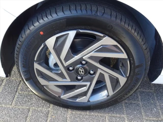 HYUNDAI I20 1.0 T-GDI 48V 100PK 7DCT Comfort / 23