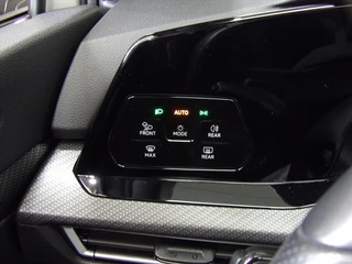Volkswagen Golf 1.5 eTSI 150pk 7-DSG R-line / 33