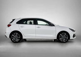 Hyundai I30 1.0 T-GDi MHEV Comfort Smart | Camera | Navigatie | Stoel-/Stuurverwarming | CarPlay | Cruise Control / 9
