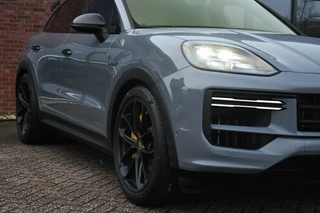 Porsche Cayenne Coupé 4.0 Turbo E-Hybrid GT  Burmester PDCC Carbon HUD ACC 360 / 34