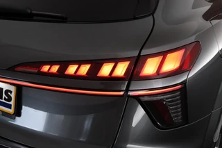 Audi Q3 1.5 272pk e-hybrid S edition Trekhaak Camera Keyless Panoramadak Stoelverwarming Virtual Cockpit Navigatie 2x S-Line / 42