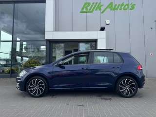 Volkswagen Golf TSI * Panoramadak * Camera * Navigatie * Massage Stoel / 15