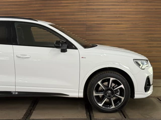 Audi Q3 45 TFSI e S line | 245 PK | Virtual Cockpit Plus | Camera | Black Optics | Leder | 2022 / 19