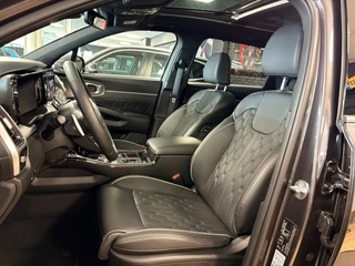 Kia SORENTO 1.6 T-GDI Plug-in Hybrid 4WD ExecutiveLine 7persoons / Panoramadak / 360 camera / head-up /dealer onderhouden / 19