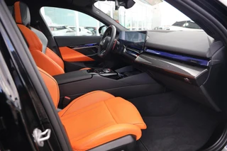 BMW 5-serie Touring M5|Bowers&Wilkins|Pano|Stoelkoeling|HUD|360 Camera| / 22