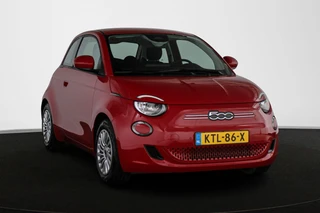 Fiat 500 Urban 42 kWh Stoelverwarming Apple CarPlay Achteruitrijcamera / 2