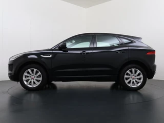 Jaguar E-PACE 2.0 P200 AWD R-Dynamic / 6