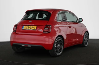 Fiat 500e La Prima 42 kWh Pano Leder Stoelverwarming JBL Camera Apple CarPlay / 4