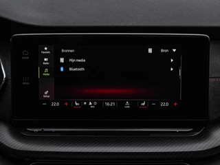 Skoda Octavia Combi 1.4 TSI RS iV PHEV Business 245 PK Panoramadak Matrix LED Camera Sfeerverlichting Stoelverwarming 19" / 28