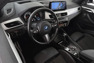 BMW X2 xDrive25e M Sport Panoramadak Head-Up Harman Kardon Elektrische Stoelen / 6