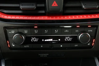 Seat ARONA 1.0 TSI Xperience Connect DSG Carplay Stoelverwarming / 24